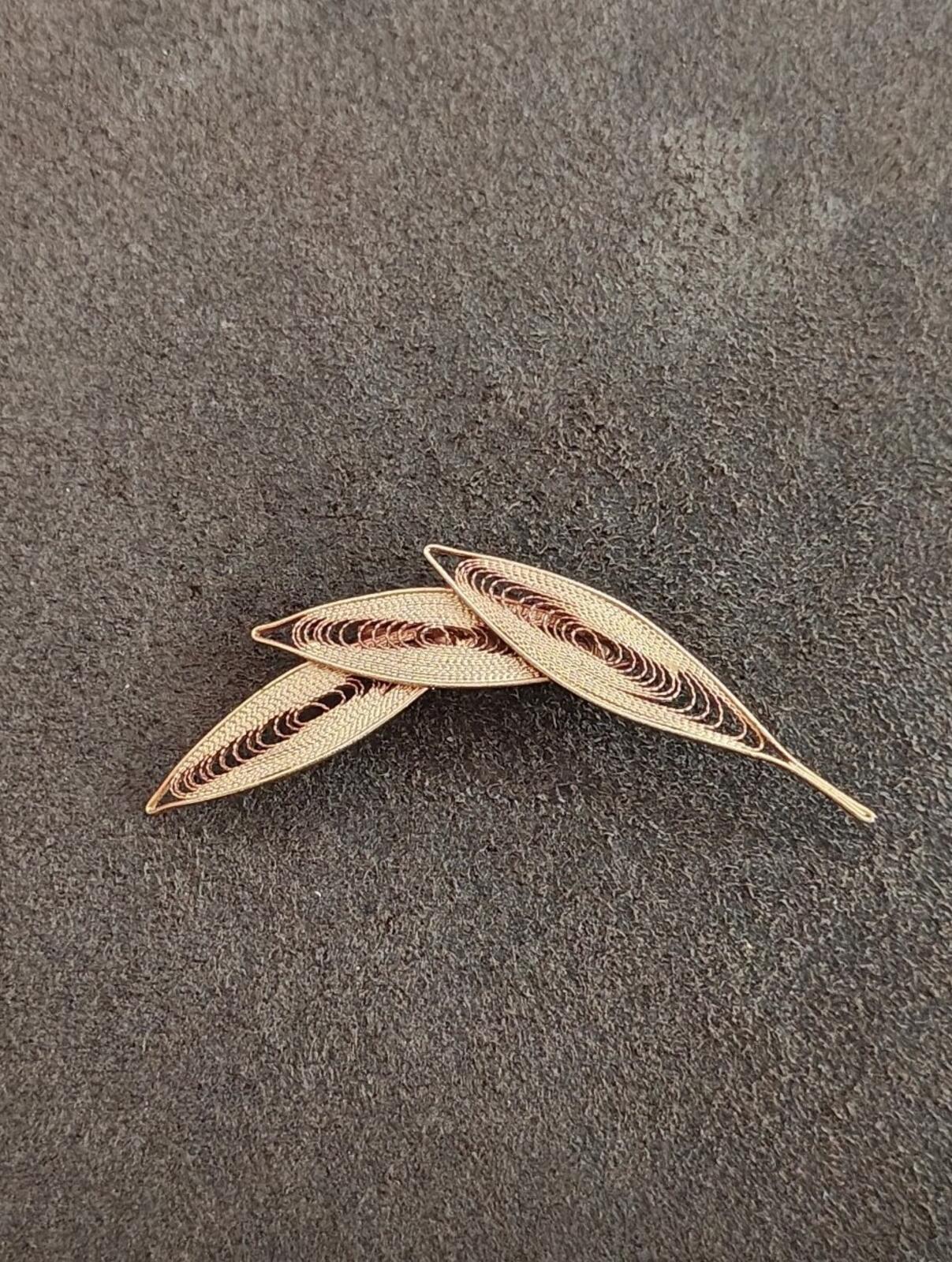 1960s/70s Gold Tone Openwork Filigree Leaf Brooch