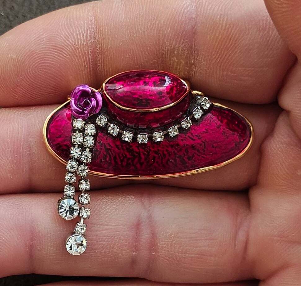 1990s Red Hat Society Gold Tone With Sparkling Rhinestones Enamel Brooch