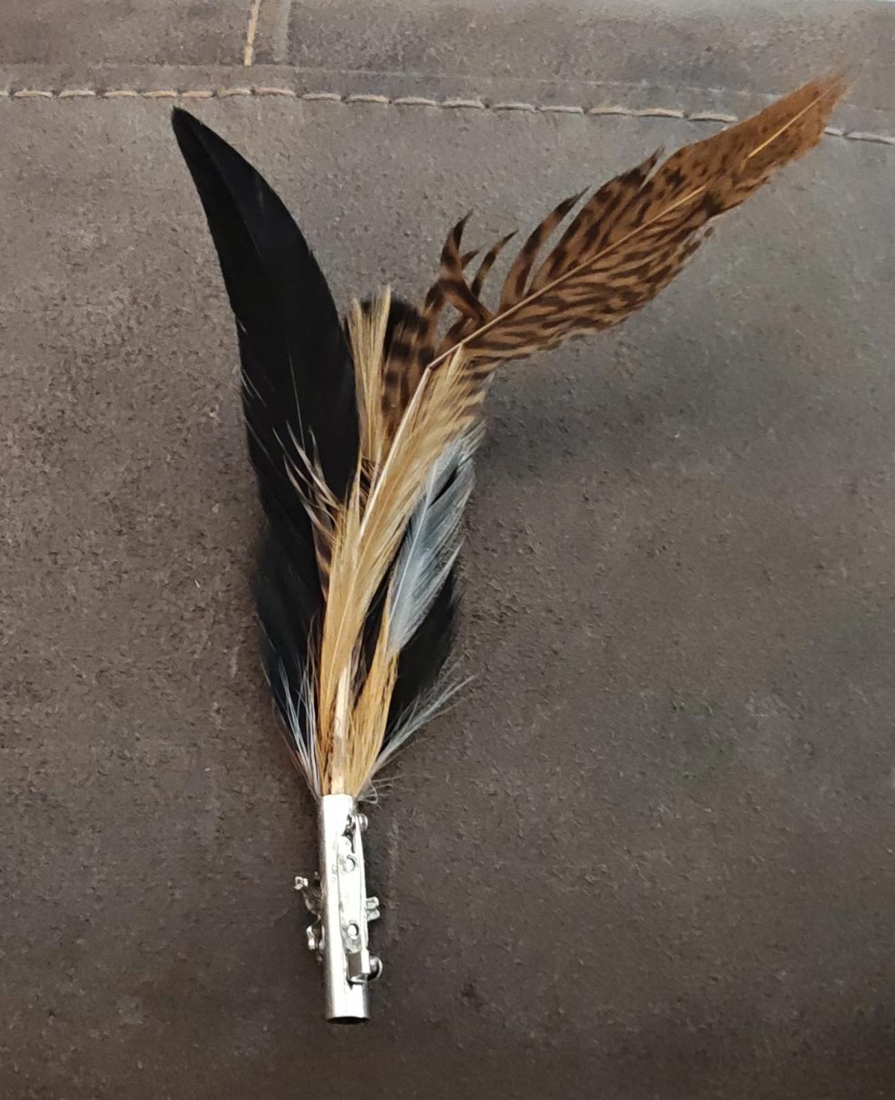 1960s Traditional Bavarian/Alpine Style Hunting Feather Hat Silver Tone Brooch