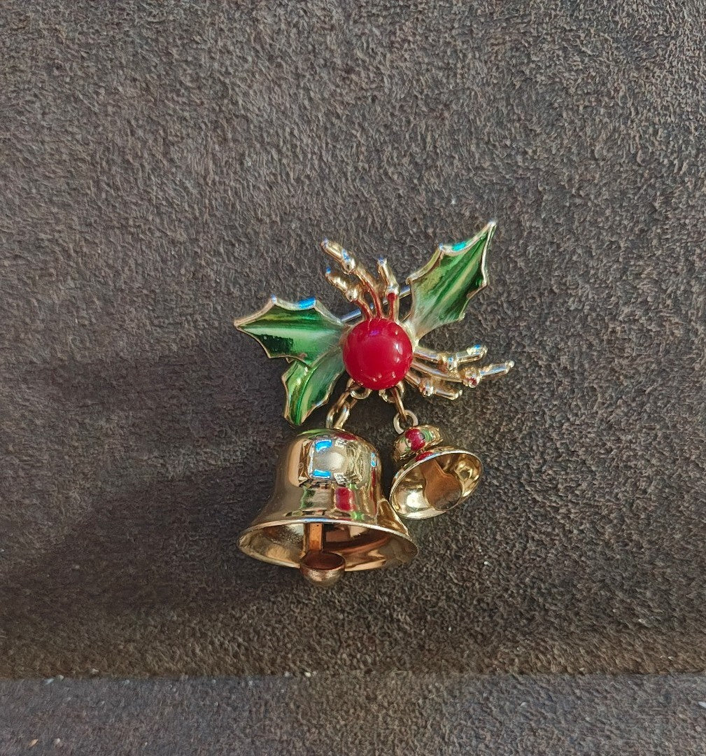 1980s Christmas Holly & Jingle Bells Gold Tone Enamel Brooch Pin