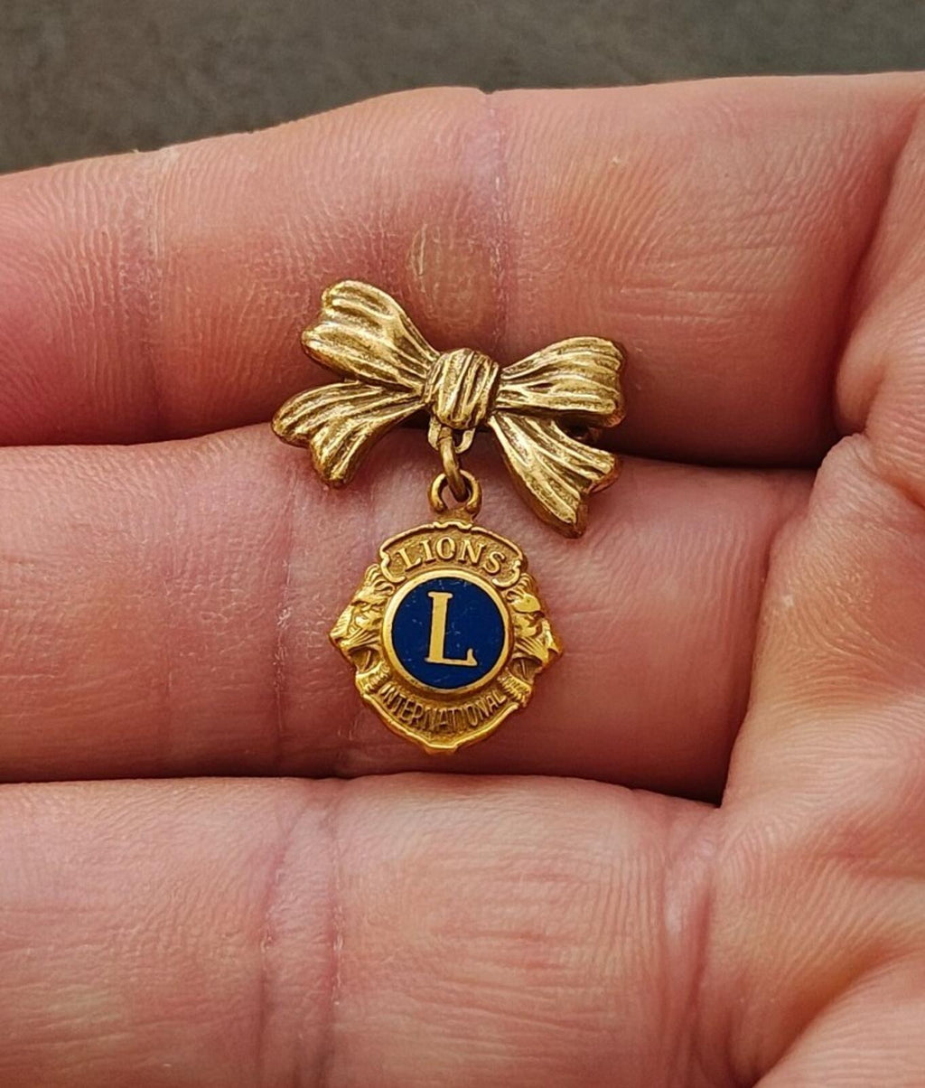 1950s Lions Clubs International Ladies Bow Knot Pin With Dangling Charm
