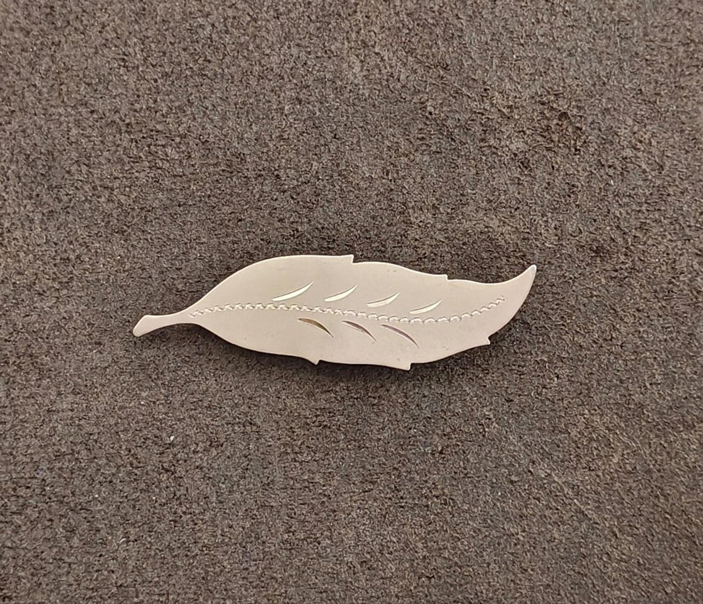 1950s/60s Gold Tone Leaf Brooch With Etched Detailing Along Its Spine and Ribs