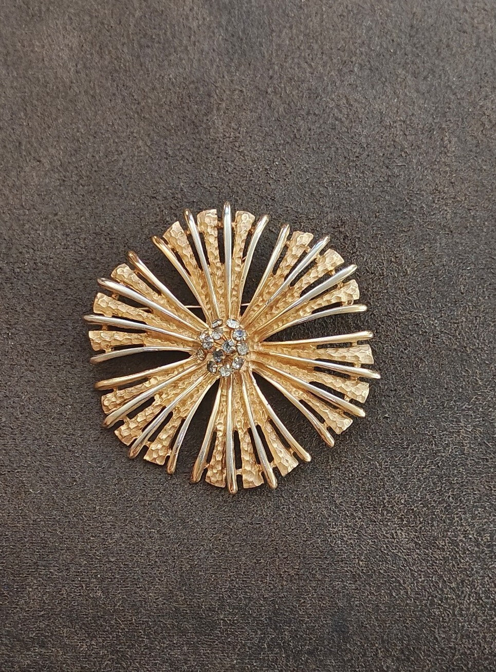 1960s Textured Gold Tone Floral Starburst Statement Brooch Pin