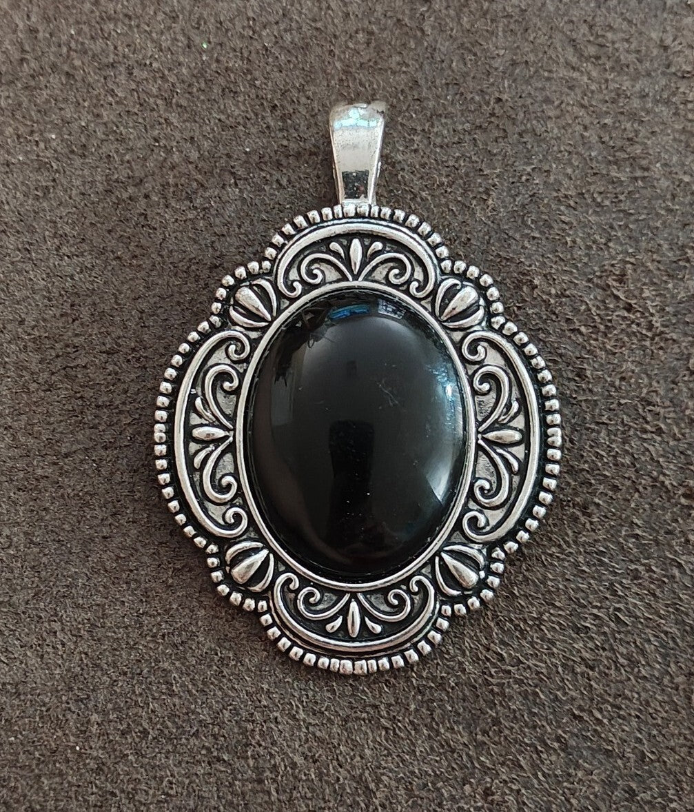 1990s Silver Tone With Oval Cabochon Stone Pendant