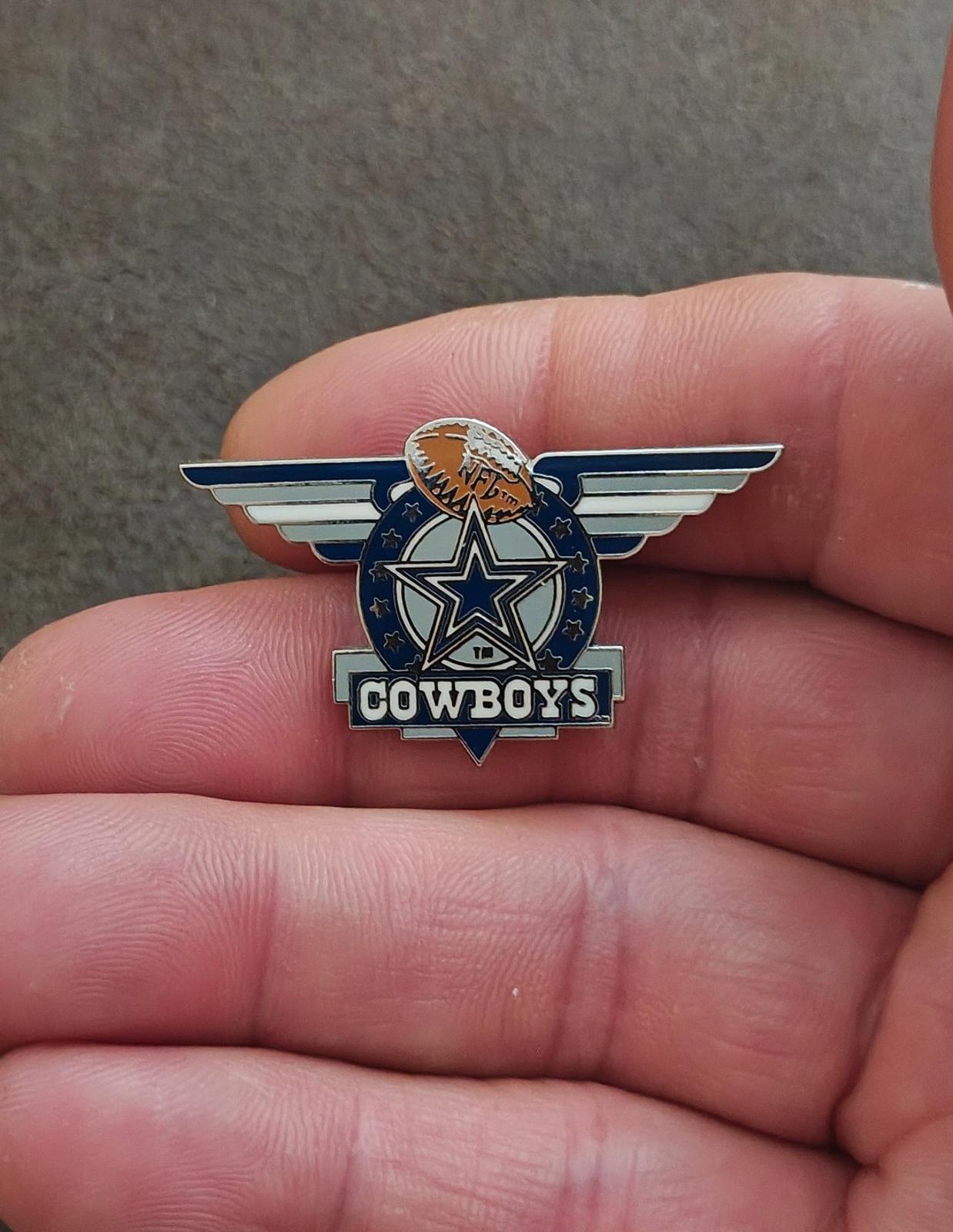 1995 Dallas Cowboys Winged Star Silver Tone Enamel Pin