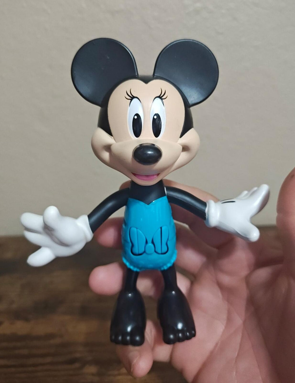 2016 Mattel Disney Minnie Mouse 5.5-inch Dress-Up Action Figure