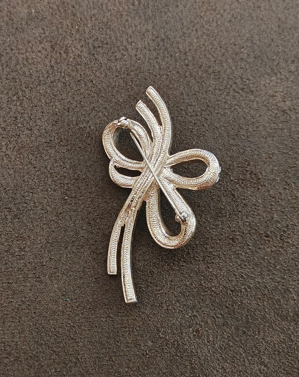 1980s Silver Tone Ribbon Bow With Clear Rhinestones & Large Faux Pearl Brooch