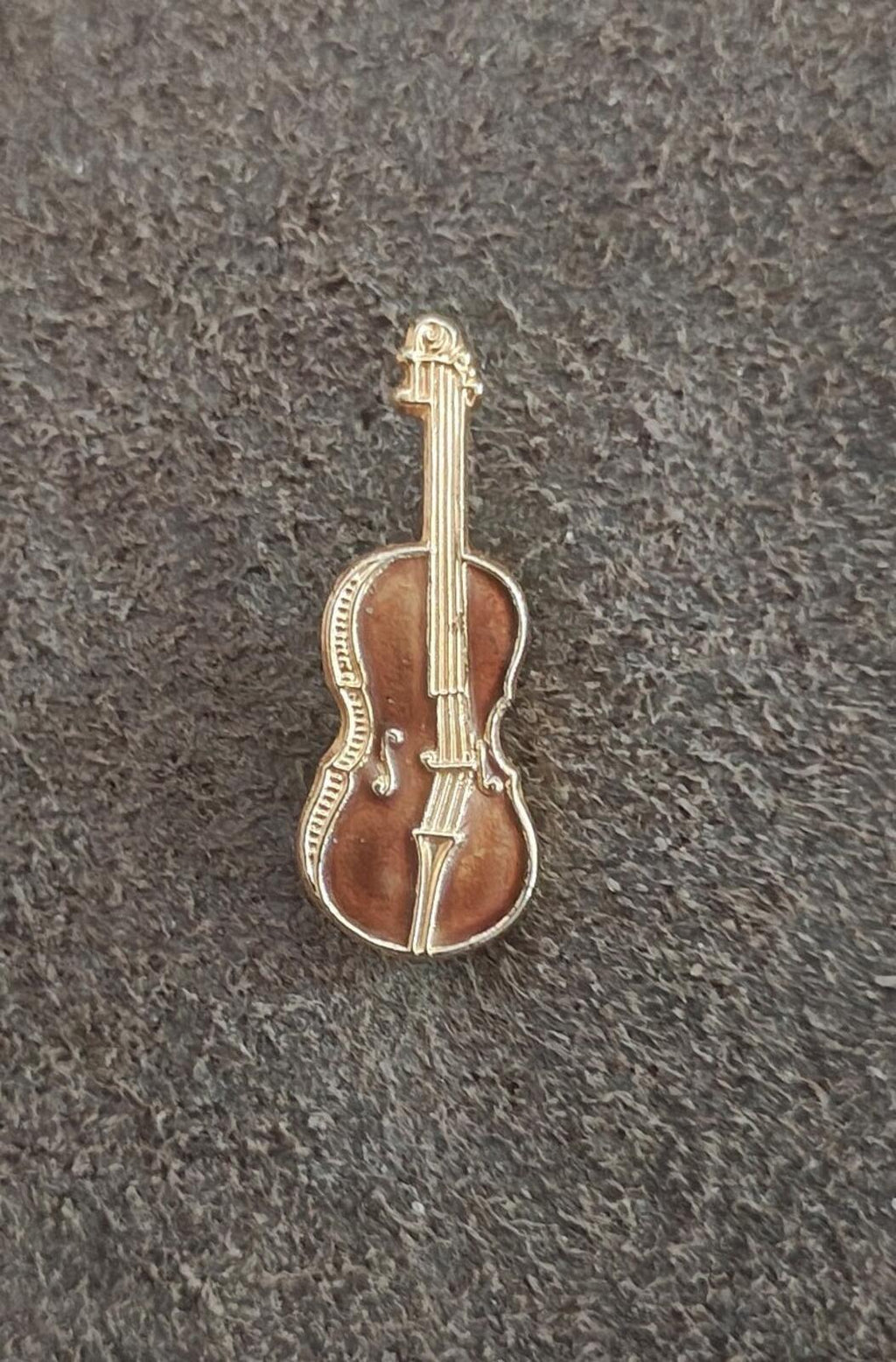 Gold tone violin brooch with brown enamel finish, full body view