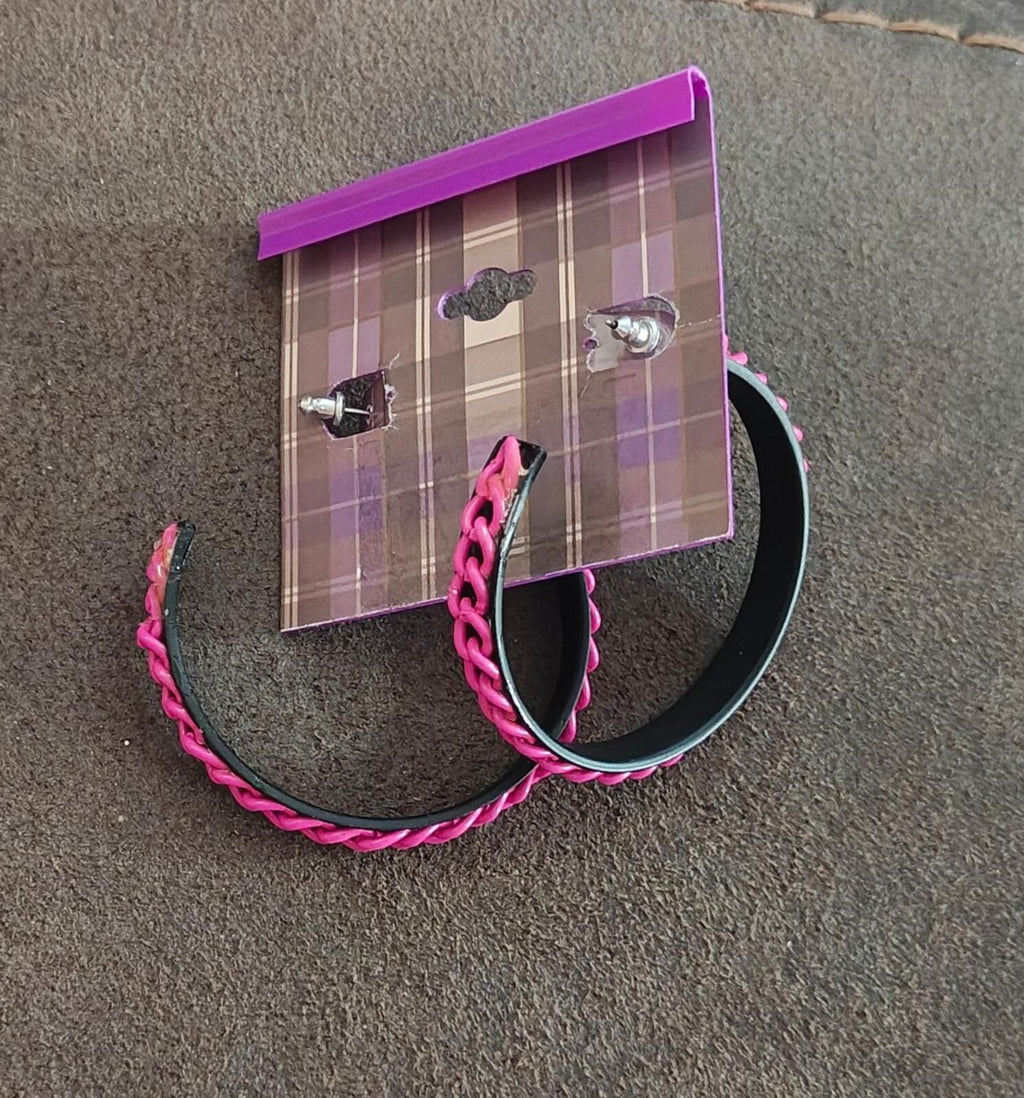 Princess Vera Wang Pink & Black Chain Hoop Earrings - Trinketmania-LV