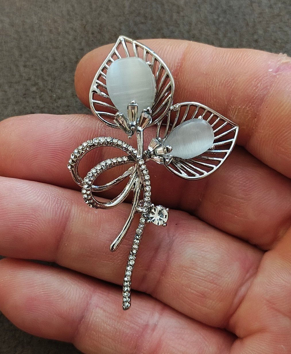 Silver Tone Cat’s Eye & Rhinestone Leaf Bow Brooch Pin - Trinketmania-LV