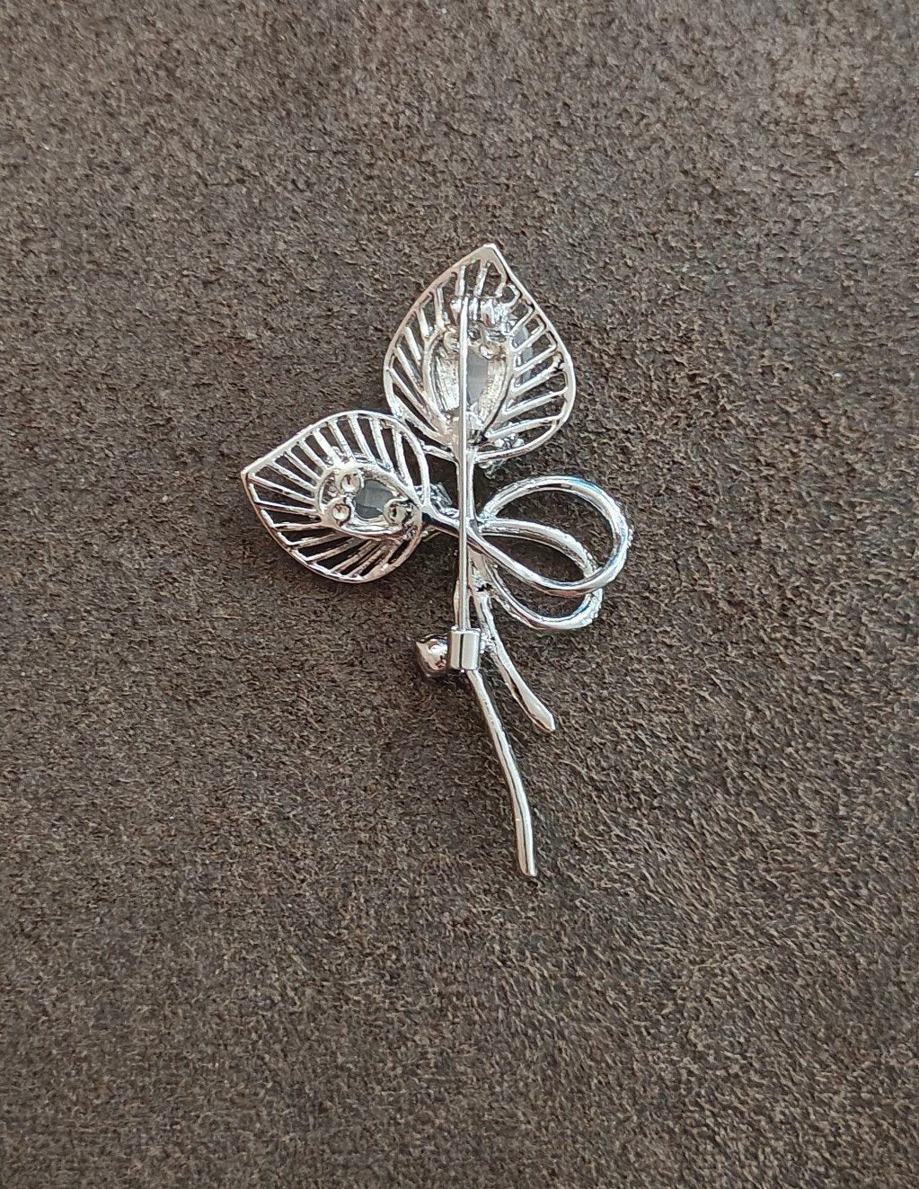 Silver Tone Cat’s Eye & Rhinestone Leaf Bow Brooch Pin - Trinketmania-LV