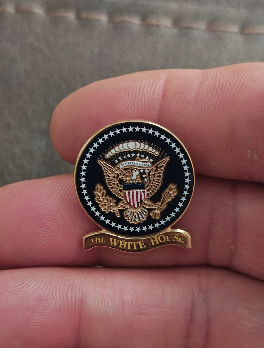 The White House Gold Tone Enamel Pin - Trinketmania-LV