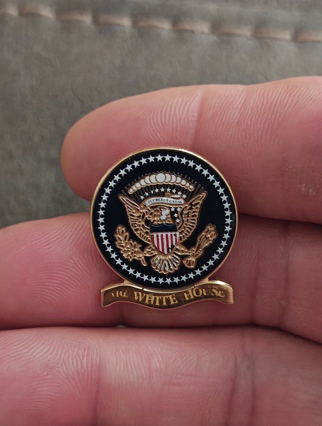 The White House Gold Tone Enamel Pin - Trinketmania-LV